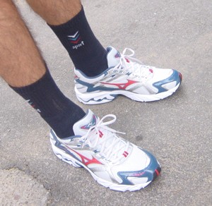  Mizuno Wave Genesis 3