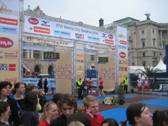 Bečki maraton 2010 fotografija bec cilj 585x438 Bečki maraton 2010