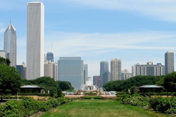 800px Buckingham Fountain Chicago 615x409 Vodič kroz najveće maratone sveta