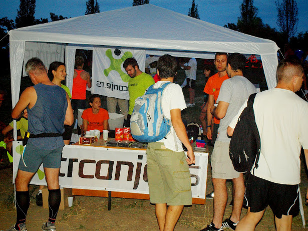Trčanje šator Trčanje.rs na 3.Noćnom maratonu 