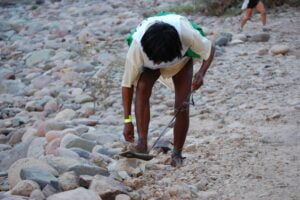 Taharumara trkač u nacionalnoj nošnji