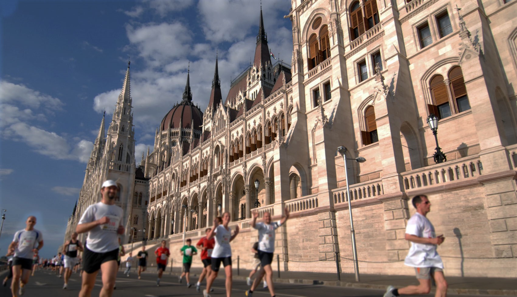 Vojskovođa u patikama – intimna razglednica iz Budimpešte