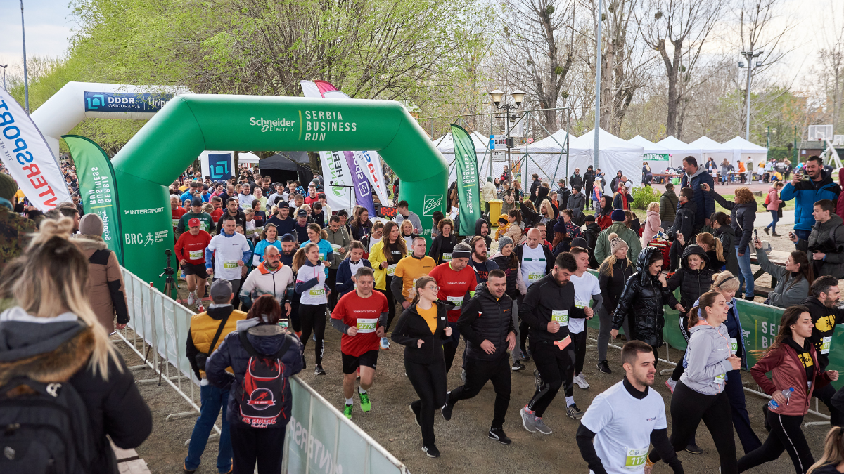 Serija poslovnih trka Schneider Electric Serbia Business Run počela je trkom na 5 kilometara u Novom Sadu